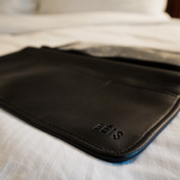 BEIS Handbags - BEIS Seatback Airplane Travel Organizer in Black